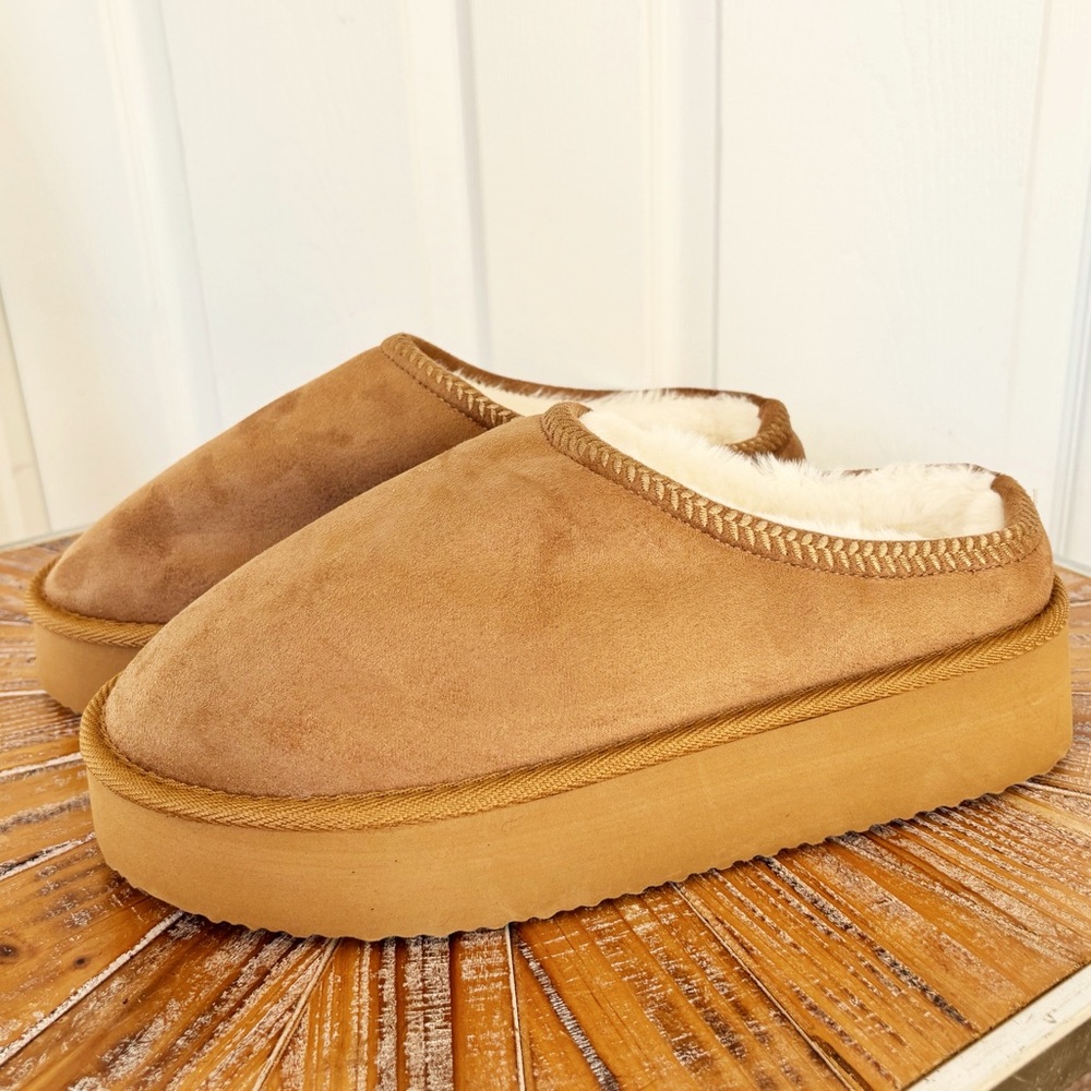 NWT Shoe Dazzle Cozy Tan Women's Platform Shoes in Size 10 - Picture 1 of 11